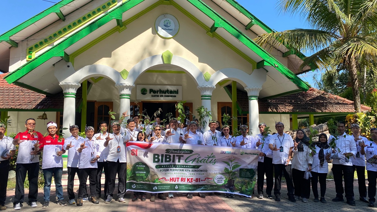 DPD LIRA Bondowoso Bersama Perhutani KPH Bondowoso Bagikan Bibit Gratis