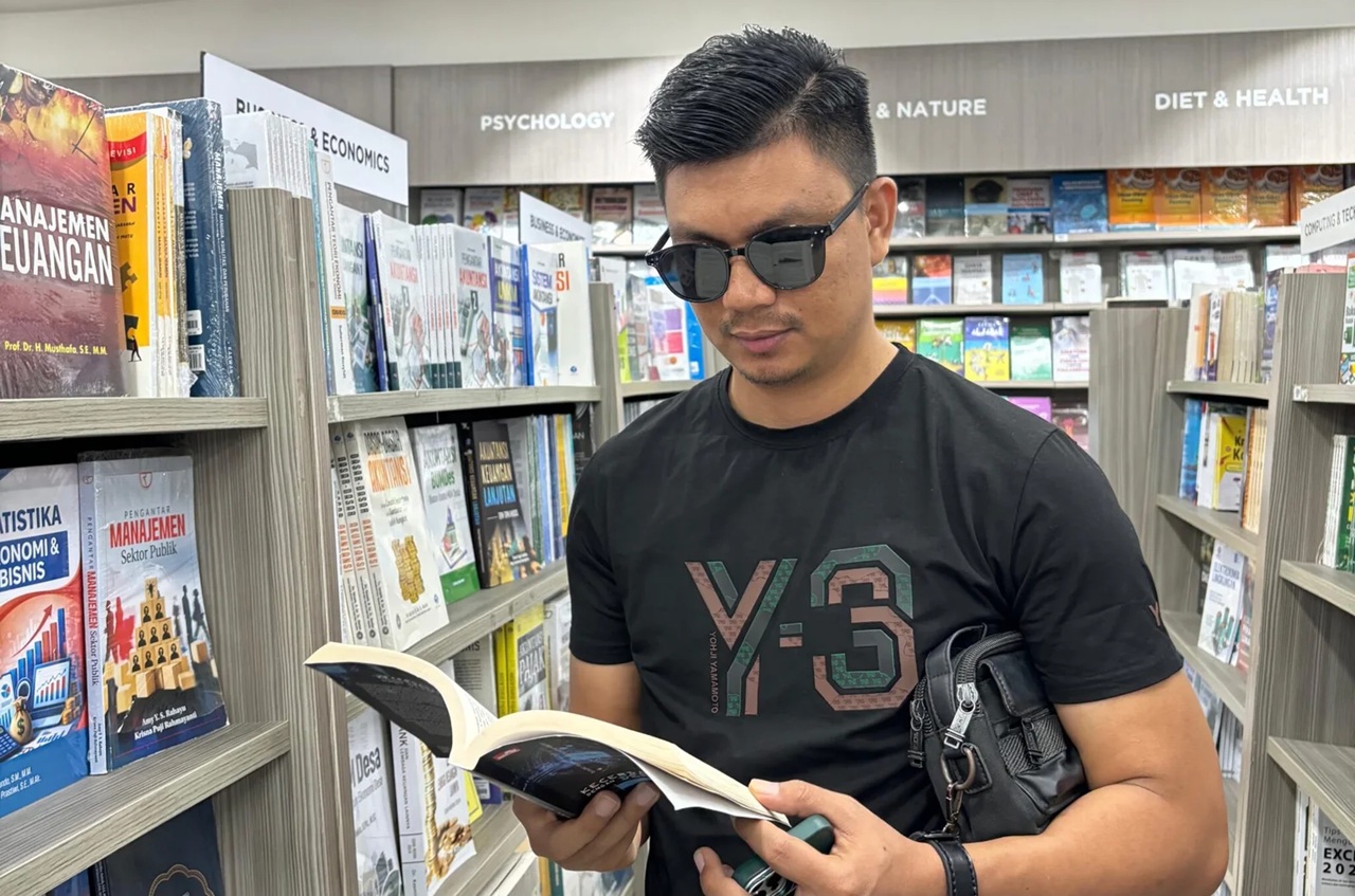 Gubernur DPW LIRA Sultra, Jefri Rembasa