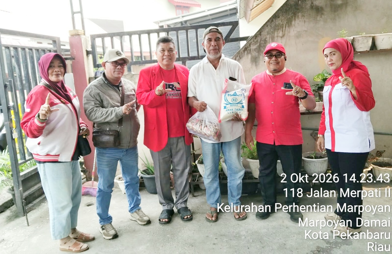 LIRA Kota Pekanbaru kembali menunjukkan komitmennya melalui kegiatan sosial dengan membagikan paket sembako kepada warga di Kelurahan Perhentian Marpoyan, Kota Pekanbaru, Jumat (2/10/2026).