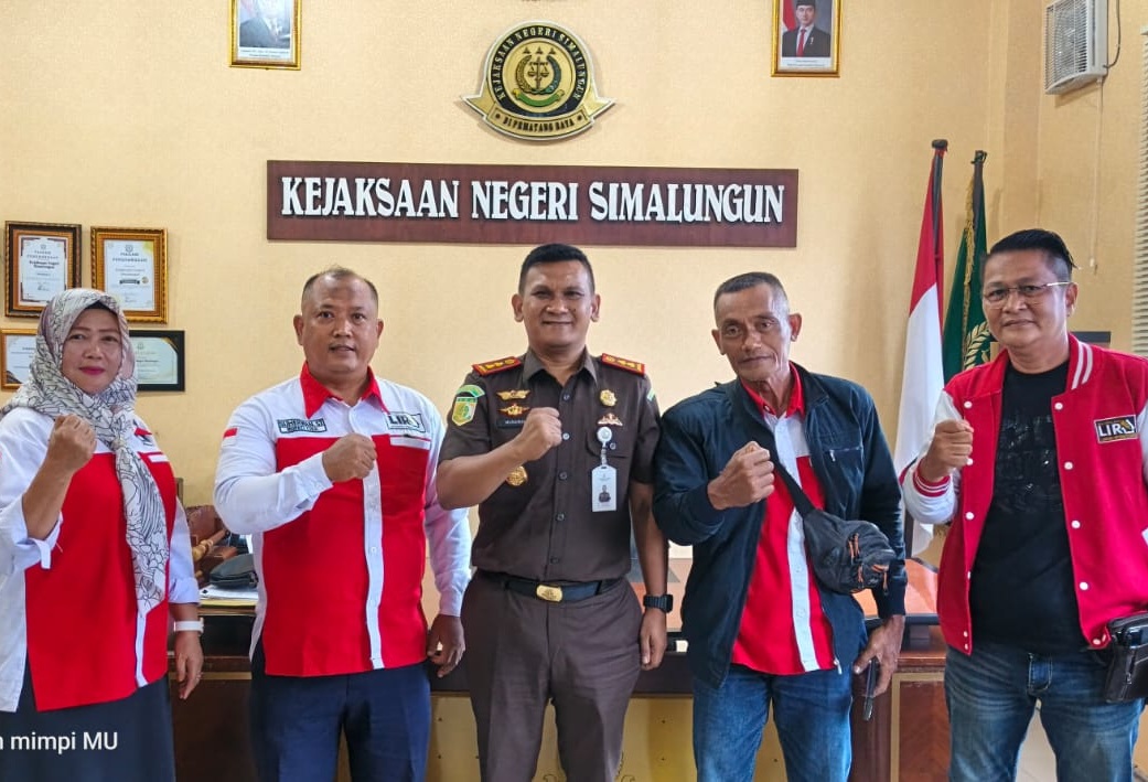 Audiensi LIRA Simalungun dengan Kejari Simalungun, Senin (15/12).