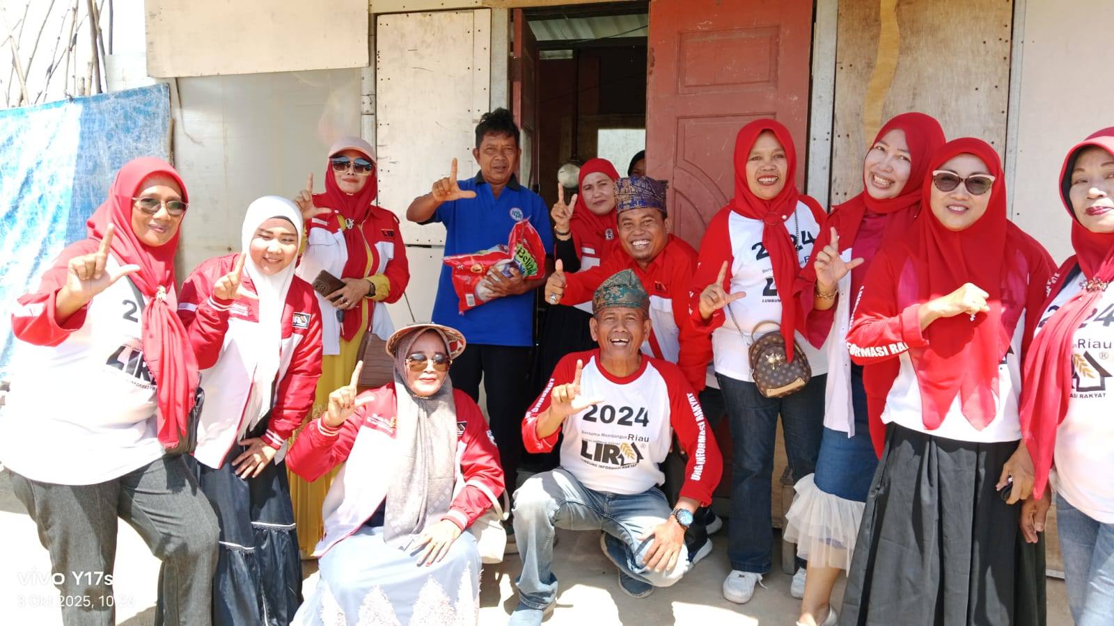 DPD Lumbung Informasi Rakyat (LIRA) Kota Pekanbaru kembali melaksanakan kegiatan sosial bertajuk Jumat Berkah, Jumat (03/10/2025).