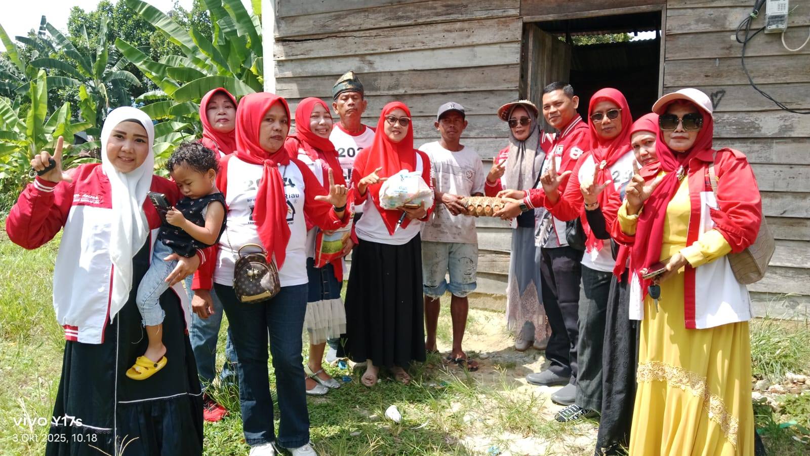 DPD Lumbung Informasi Rakyat (LIRA) Kota Pekanbaru kembali melaksanakan kegiatan sosial bertajuk Jumat Berkah, Jumat (03/10/2025).
