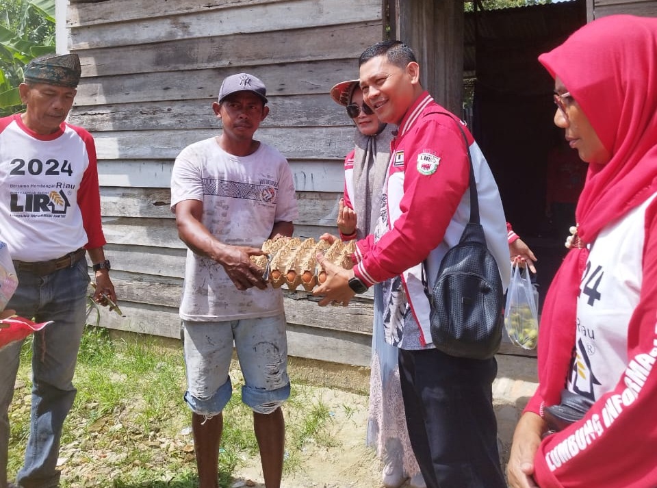 DPD Lumbung Informasi Rakyat (LIRA) Kota Pekanbaru kembali melaksanakan kegiatan sosial bertajuk Jumat Berkah, Jumat (03/10/2025).