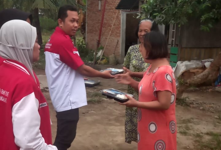 DPW LIRA Sumut Bersama Bank Sumut Berbagi Takjil Gratis