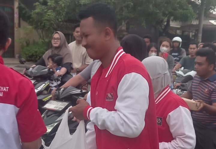 DPW LIRA Sumut Bersama Bank Sumut Berbagi Takjil Gratis