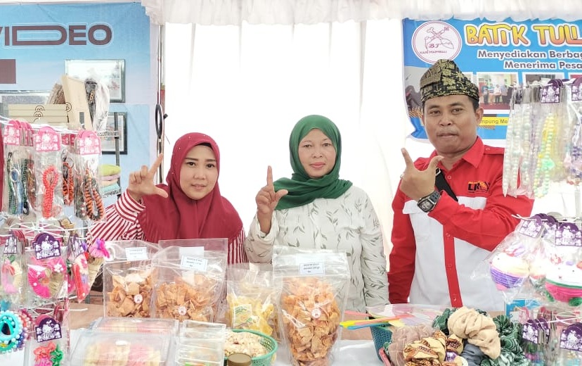 Stand UMKM LIRA DPD Kota Pekanbaru di Festival Pacu Jalur di Taluk Kuantan Stand UMKM LIRA DPD Kota Pekanbaru di Festival Pacu Jalur di Taluk Kuantan, 20-24 Agustus 2025.